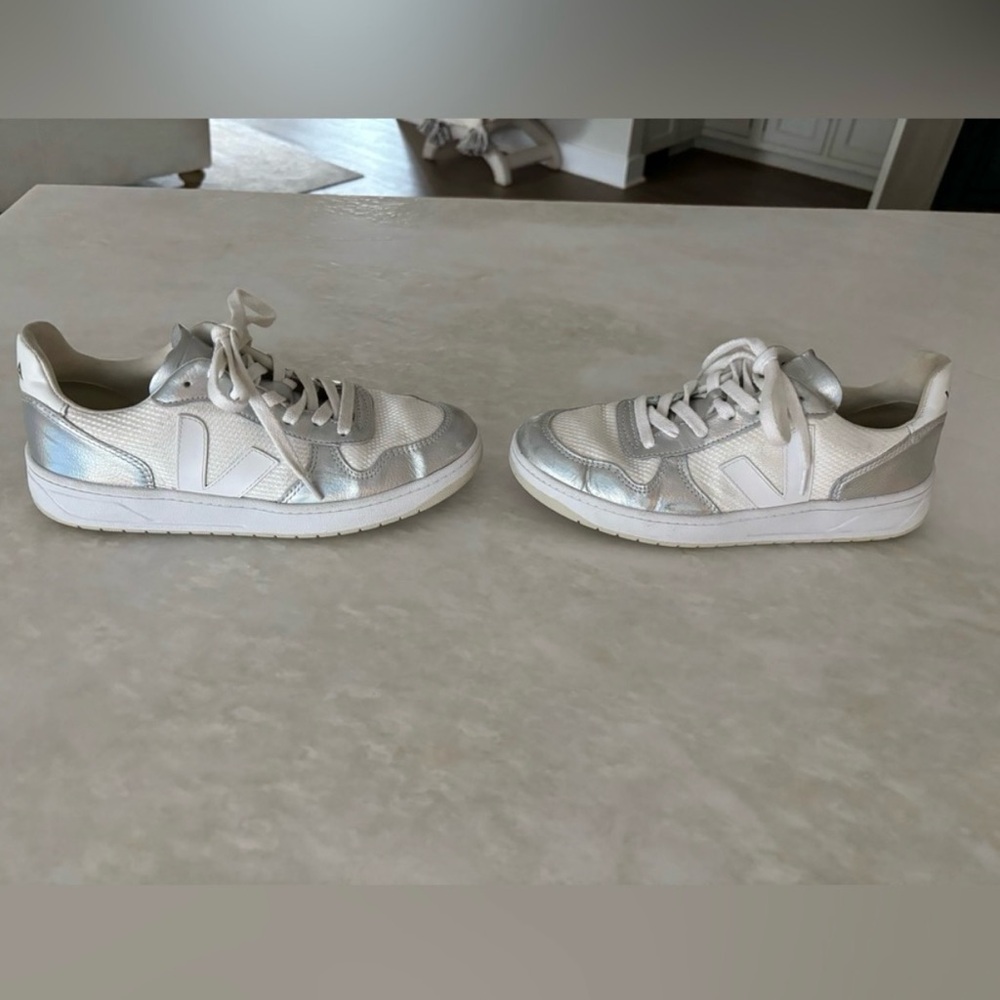 Veja Women's Sneakers in White and Silver - Picture 6 of 13